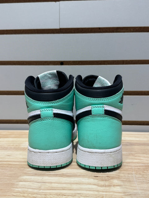 Jordan 1 Retro High OG Green Glow (GS) Sz 4Y