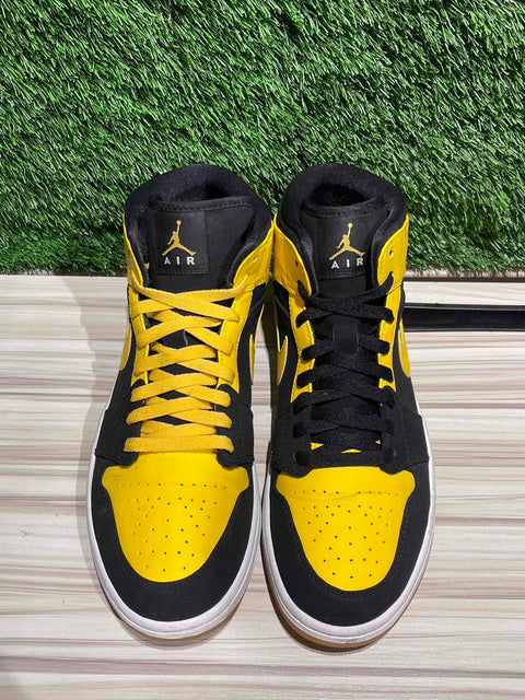 Jordan 1 Retro Mid New Love (2017) Sz 10.5M