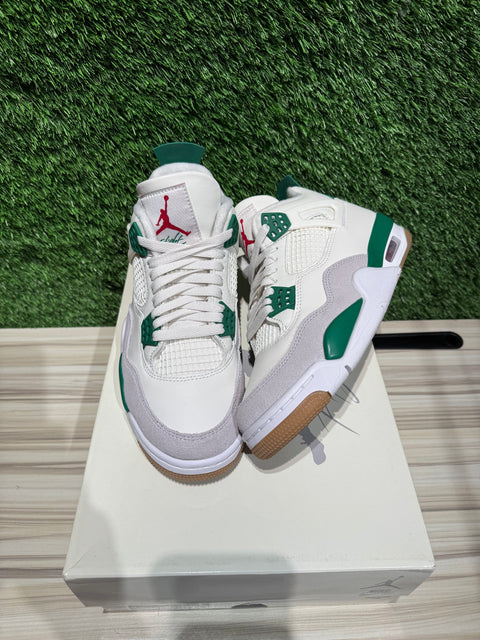 Jordan 4 Retro SB Pine Green Sz 7.5