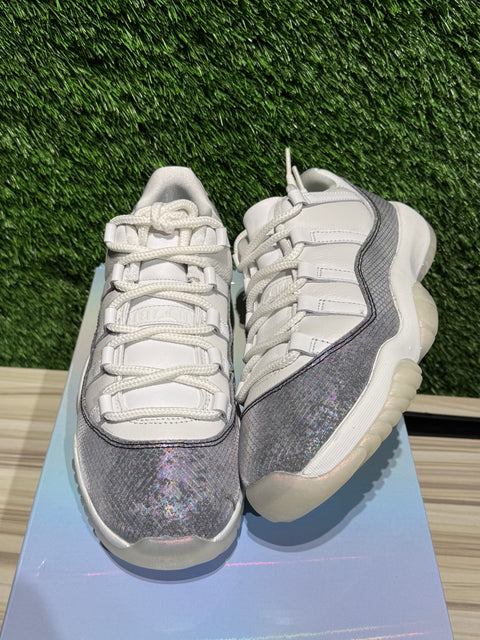 Jordan 11 Retro Low Year of the Snake Sz 9
