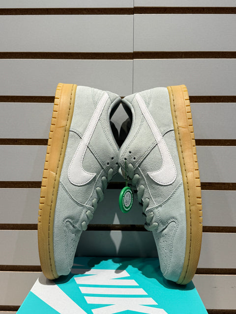Nike SB Dunk Low Island Green Gum Sz 11
