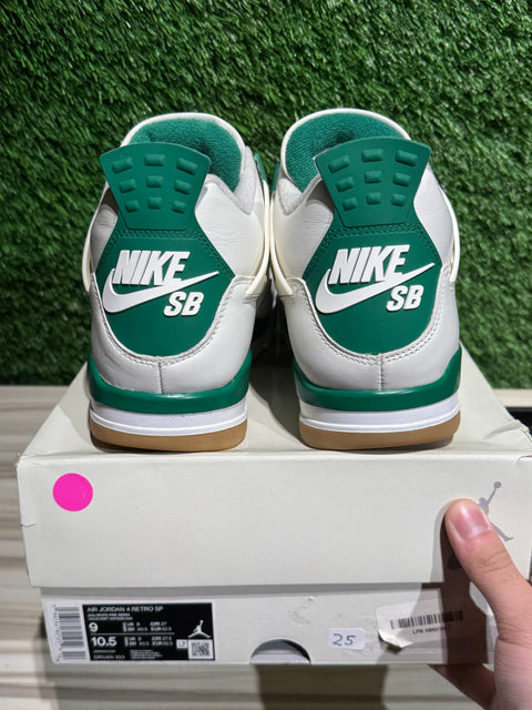 Jordan 4 Retro SB Pine Green Sz 9
