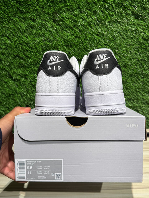 Nike Air Force 1 Low '07 White Black Pebbled Leather Sz 9.5