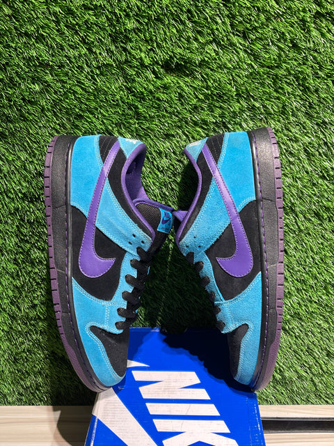 Nike SB Dunk Low Skeletor