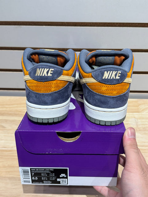 Nike SB Dunk Low Light Carbon Monarch Sz 7