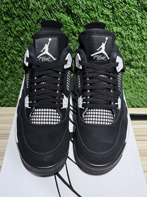 Jordan 4 Retro White Thunder Sz 10.5M