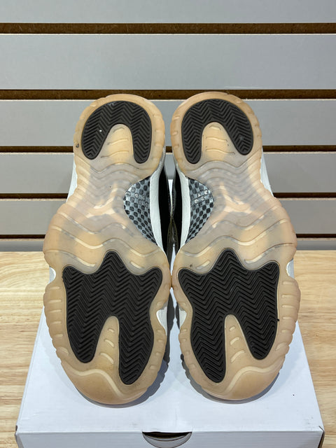 Jordan 11 Retro Neapolitan (Women's) Sz 9.5M