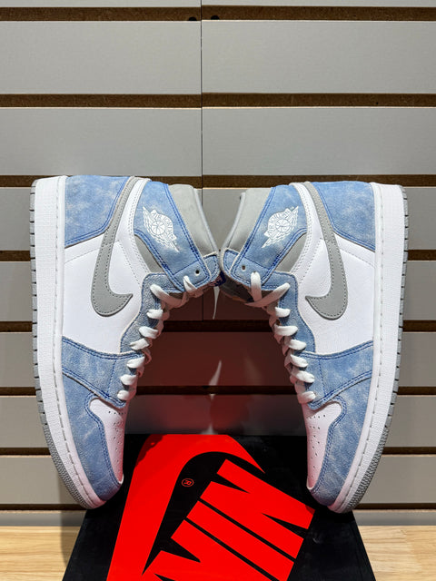 Jordan 1 Retro High OG Hyper Royal Sz 11