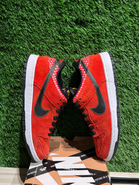 Nike SB Dunk Low Red Firecracker Sz 8