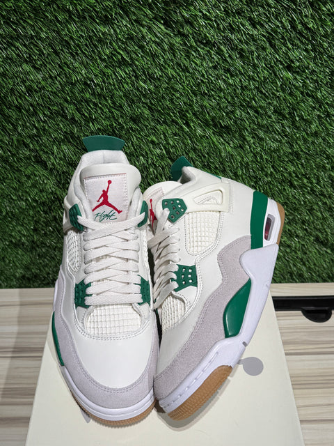 Jordan 4 Retro SB Pine Green