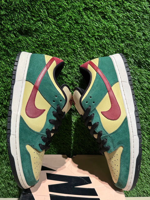 Nike Dunk Low SB Vegas Gold Sz 10.5M