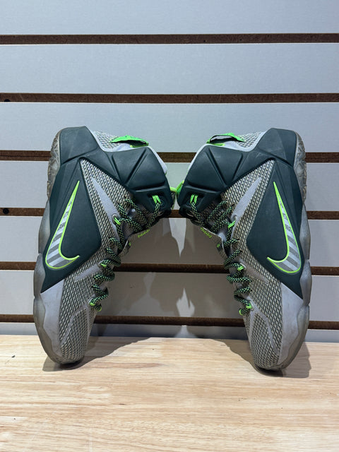 Nike LeBron 12 Dunk Force Sz 9