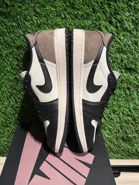 Jordan 1 Retro Low OG Mocha Sz 9.5M