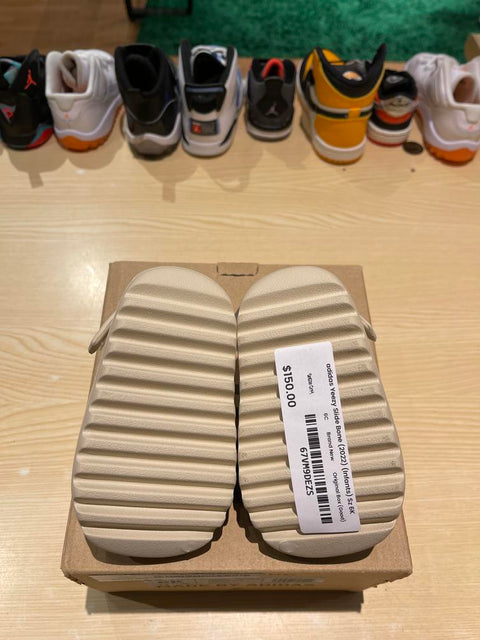 adidas Yeezy Slide Bone (2022) (Infants) Sz 6K