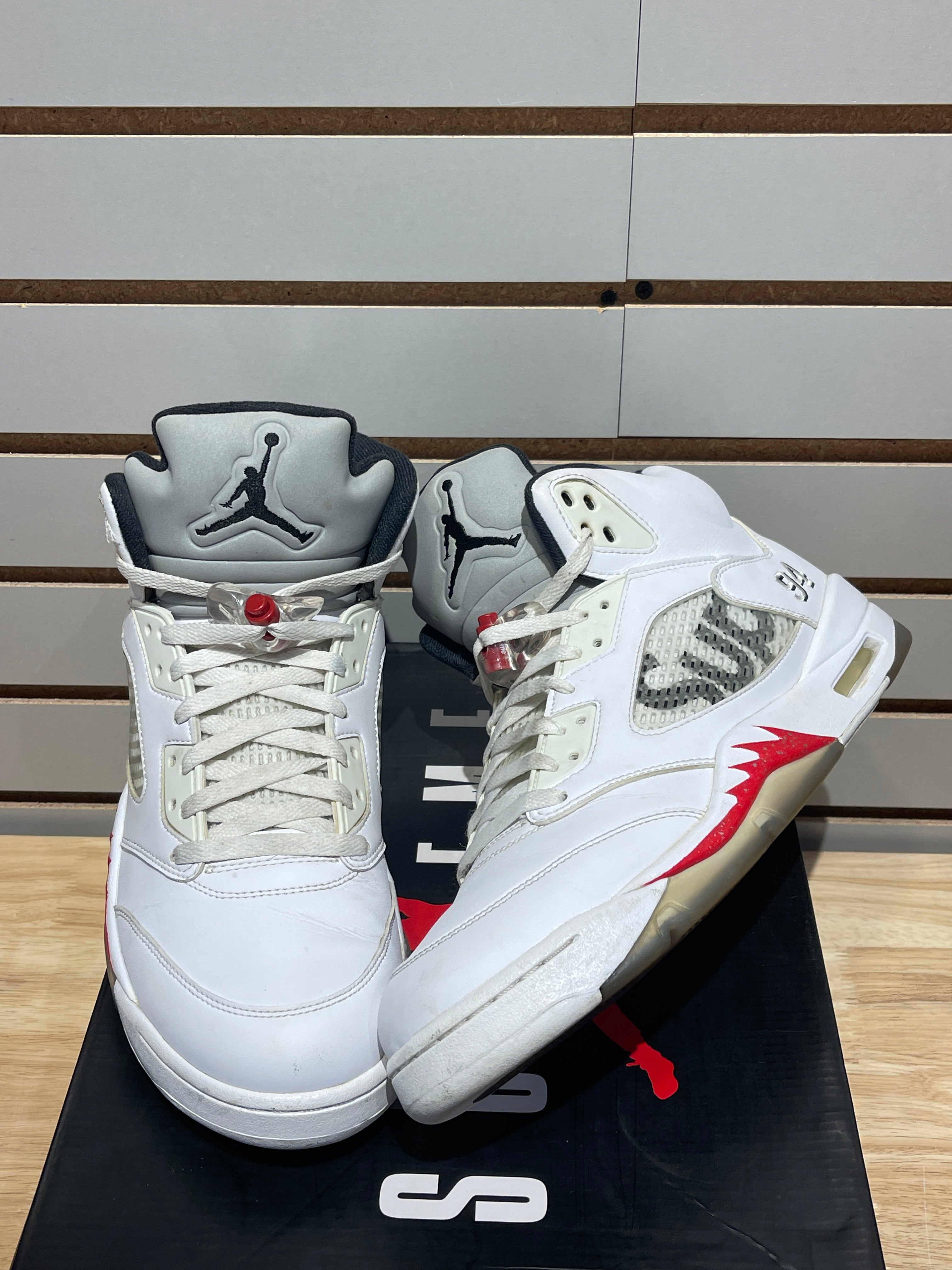 Jordan 5 Retro Supreme White Sz 13 – Sneak City