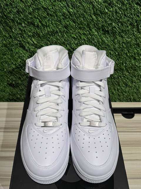 Nike Air Force 1 Mid Supreme White