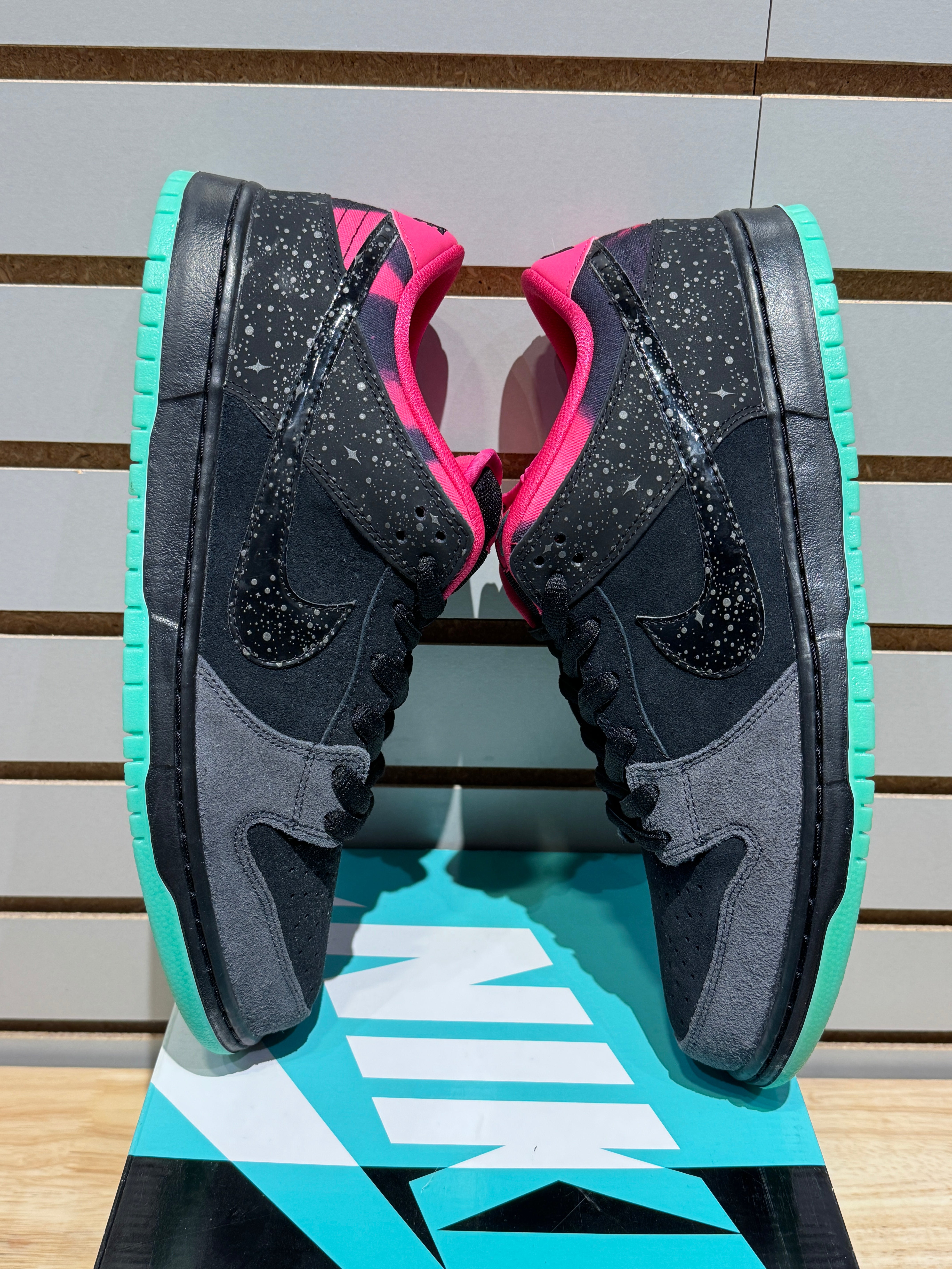 Nike SB Dunk Low Premier Northern Lights Sz 13 – Sneak City