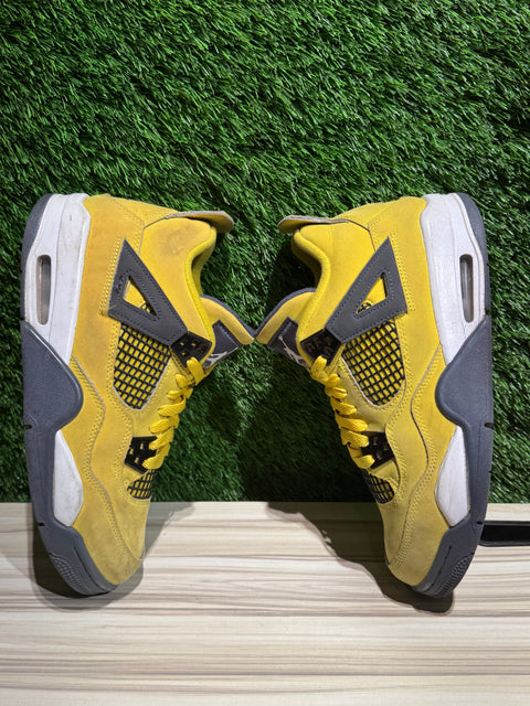 Jordan 4 Retro Lightning (2021) (GS) Sz 7Y.