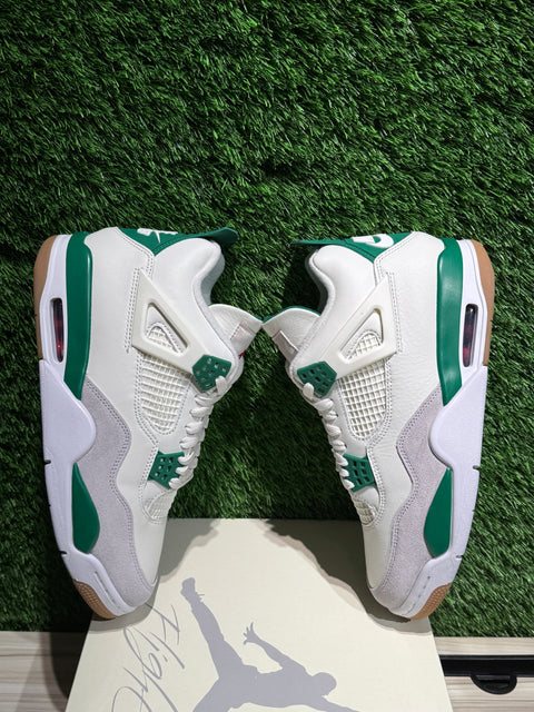 Jordan 4 Retro SB Pine Green Sz 9.5M