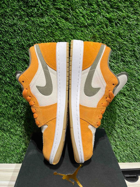 Jordan 1 Low SE Light Curry Sz 7.5M/9W