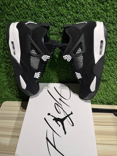 Jordan 4 Retro White Thunder Sz 10.5