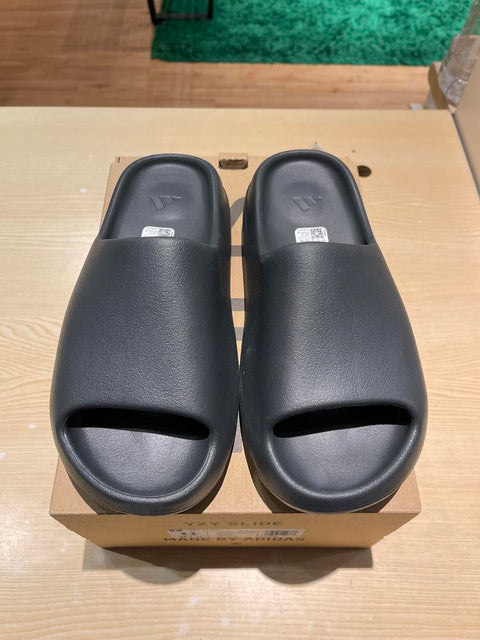 adidas Yeezy Slide Dark Onyx Sz 11