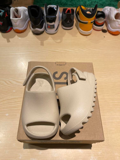 adidas Yeezy Slide Bone (2022) (Infants) Sz 6K