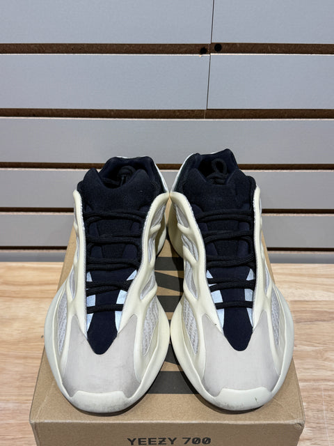 adidas Yeezy 700 V3 Azael Sz 9