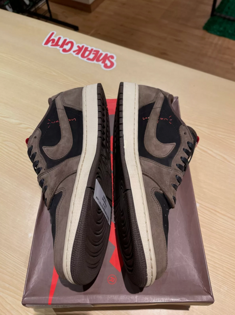 Jordan 1 Retro Low OG SP Travis Scott Mocha