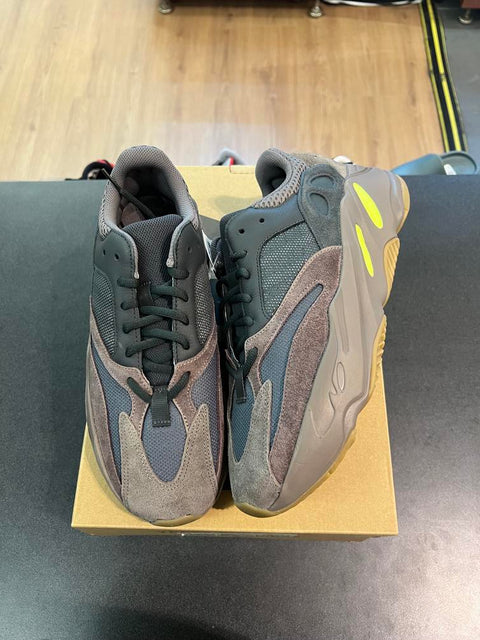 adidas Yeezy Boost 700 Mauve Sz 10.5M