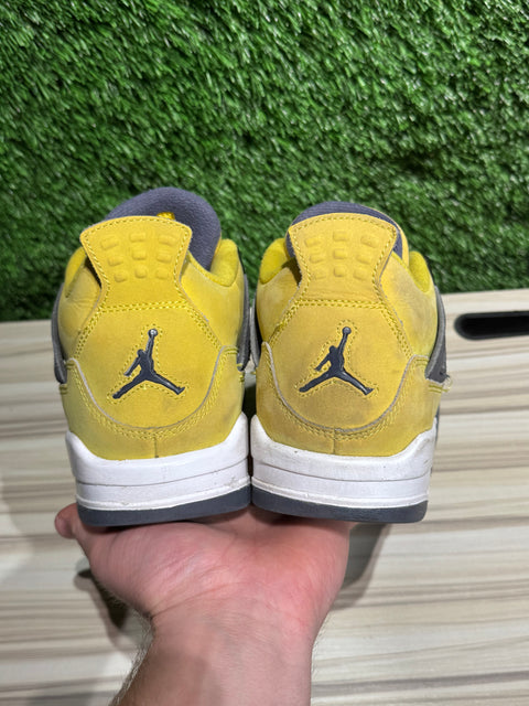Jordan 4 Retro Lightning (2021) (GS) Sz 7Y.