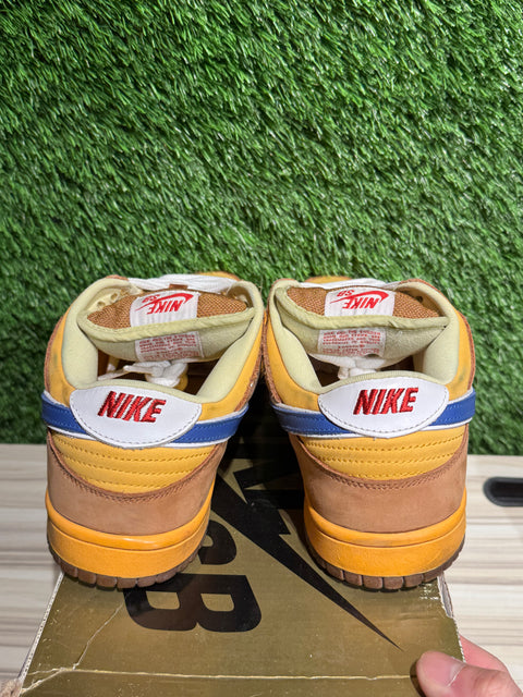 Nike SB Dunk Low Newcastle Brown Ale Sz 8.5M