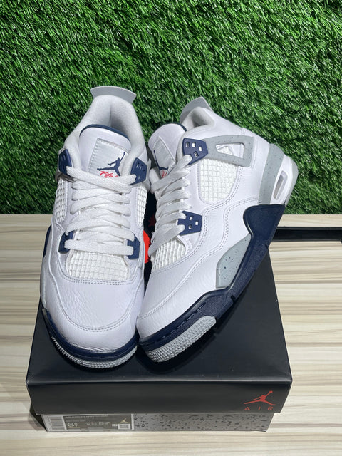 Jordan 4 Retro Midnight Navy (GS) Sz 6.5Y.