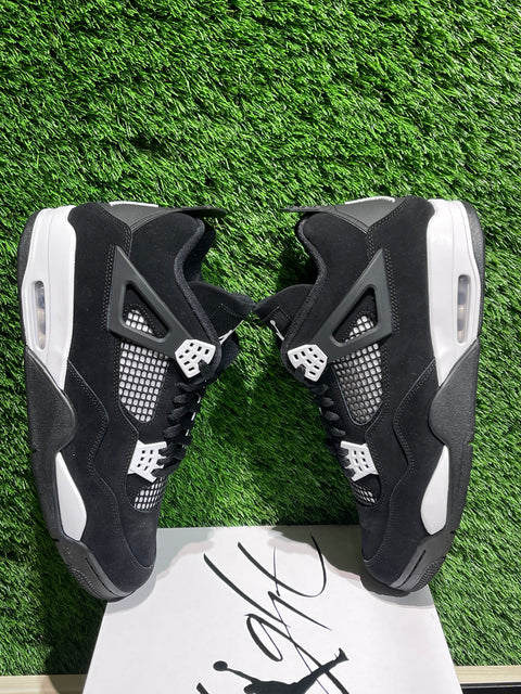 Jordan 4 Retro White Thunder Sz 13M.