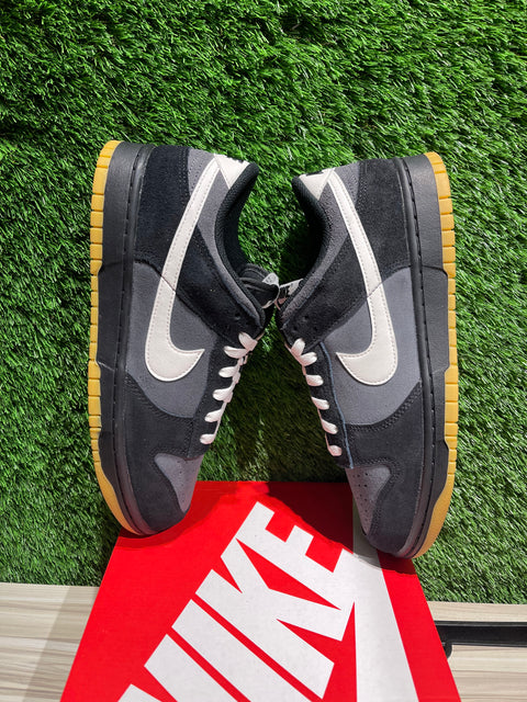 Nike Dunk Low SE Black Grey Gum Sz 10