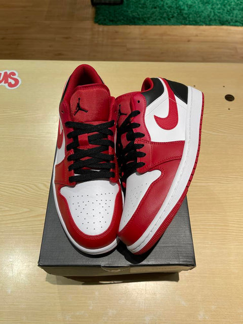 Jordan 1 Low Bulls Sz 10.5