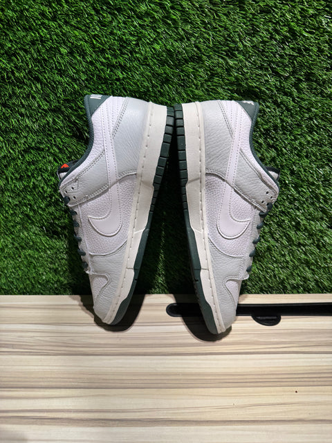 Nike Dunk Low Retro SE Photon Dust Vintage Green Sz 10M