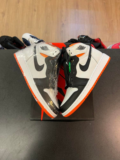 Jordan 1 High OG Electro Orange (GS) Sz 4Y