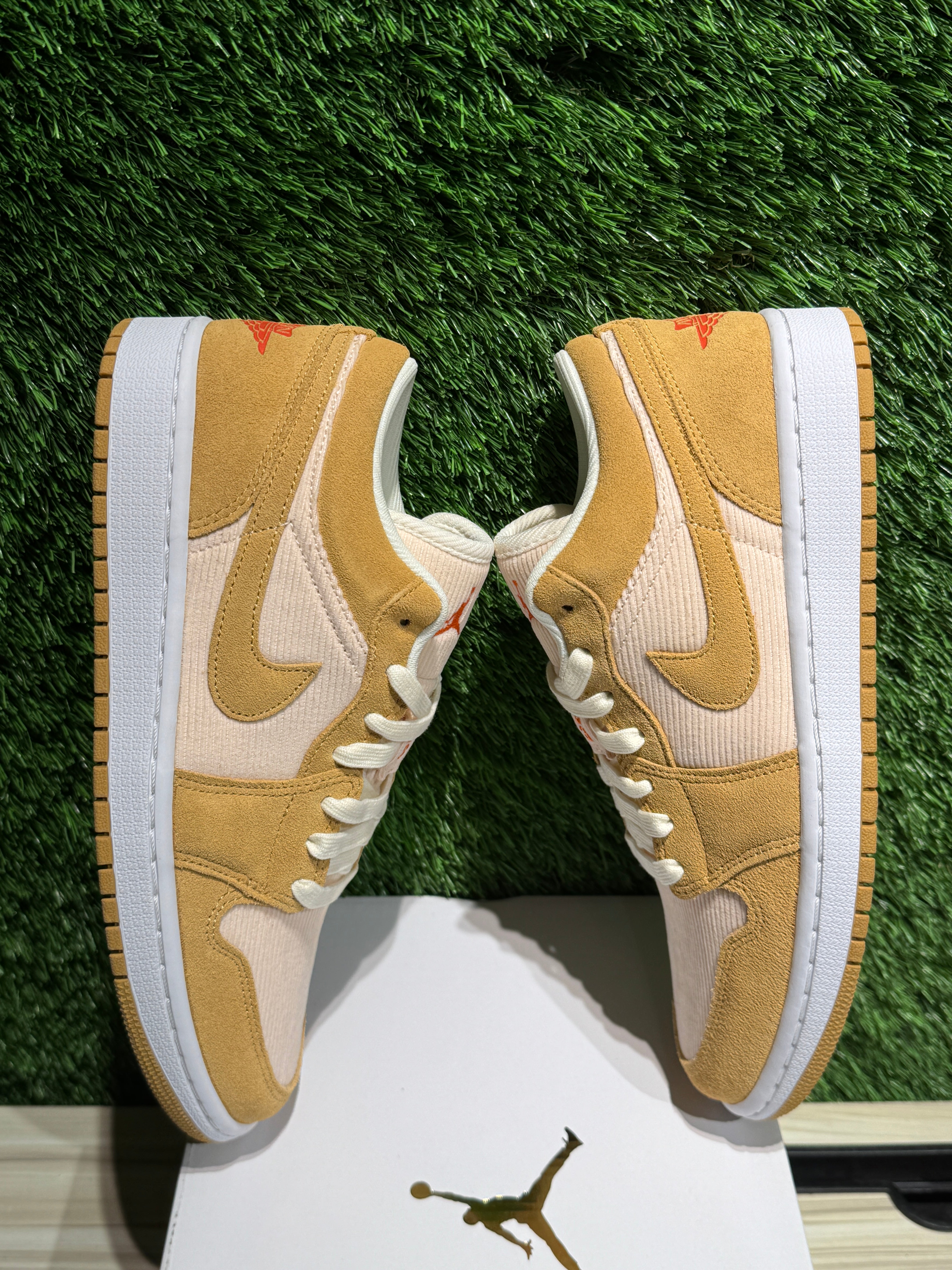 Jordan 1 Low SE Twine Orange Quartz Corduroy (Women's) Sz 8.5M