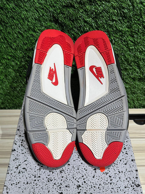 Jordan 4 Retro Bred Reimagined Sz 10M