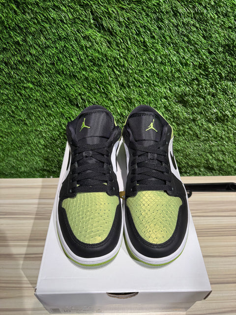 Jordan 1 Low Snakeskin Vivid Green (Women's) Sz 8.5M