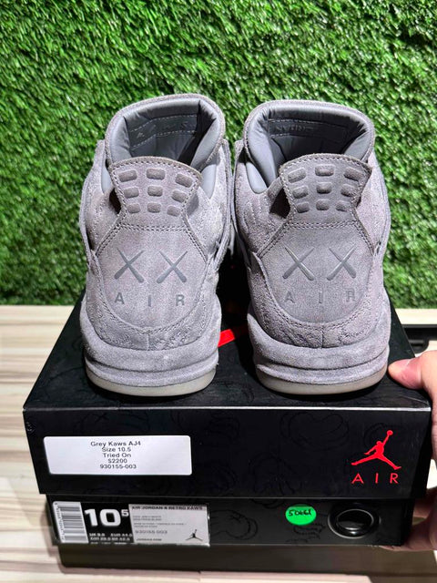 Jordan 4 Retro Kaws Sz 10.5M