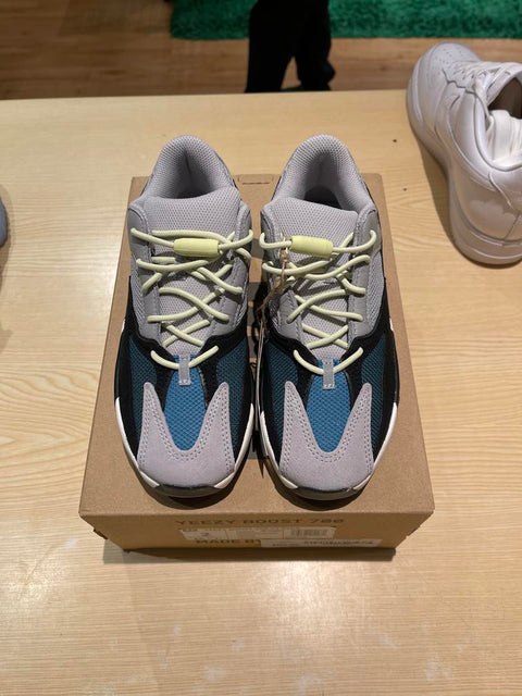 adidas Yeezy Boost 700 Wave Runner Sz 2Y