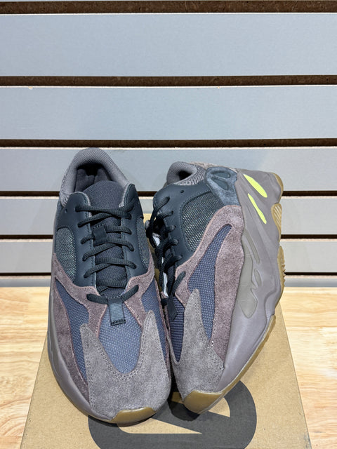adidas Yeezy Boost 700 Mauve Sz 10