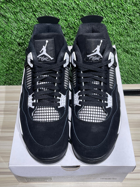Jordan 4 Retro White Thunder Sz 13M.