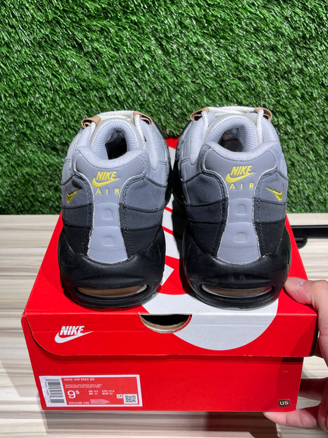 Nike Air Max 95 Icons Yellow Strike Sz 9.5M