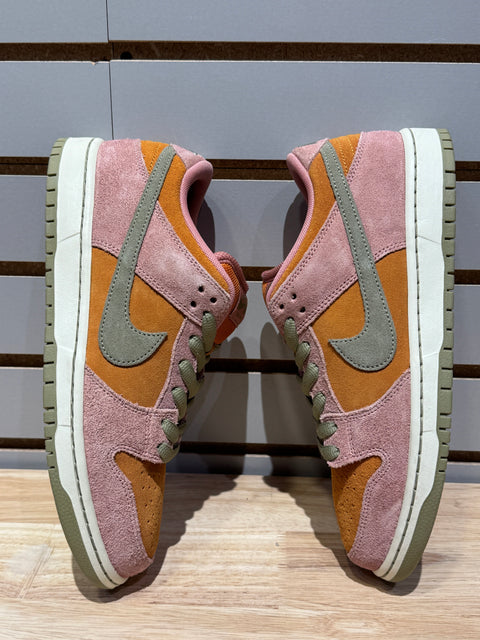 Nike SB Dunk Low Red Stardust Sz 9M