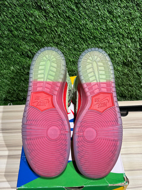 Nike SB Dunk High Strawberry Cough Sz 8M