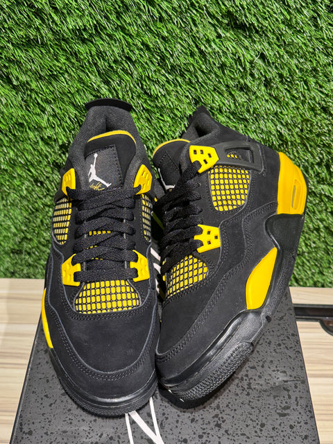Jordan 4 Retro Thunder (2023) (GS) Sz 5.5Y