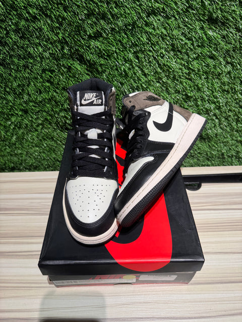 Jordan 1 Retro High Dark Mocha (GS) Sz 5Y
